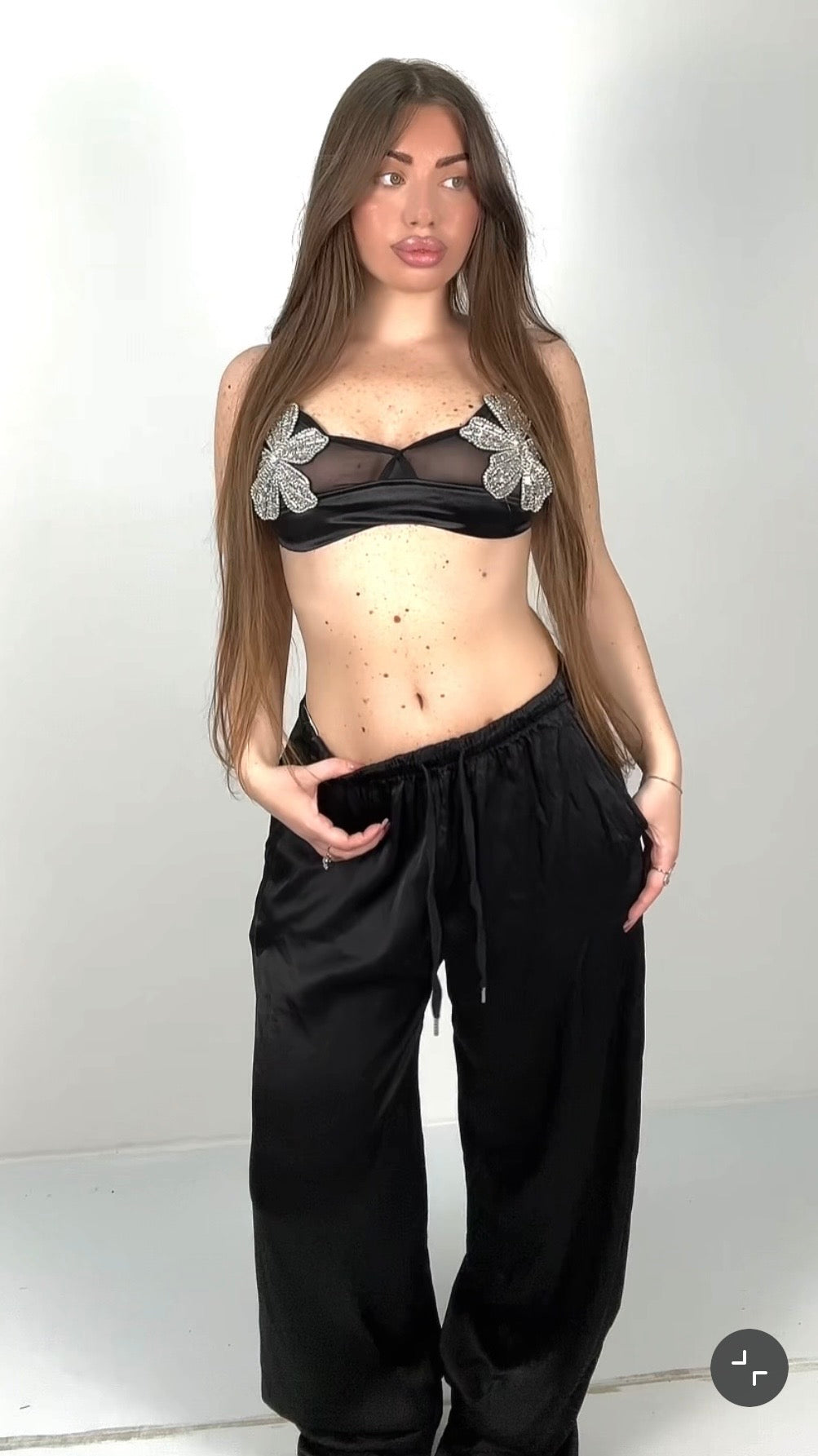 Panta satin nero