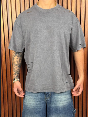 T-shirt con tagli