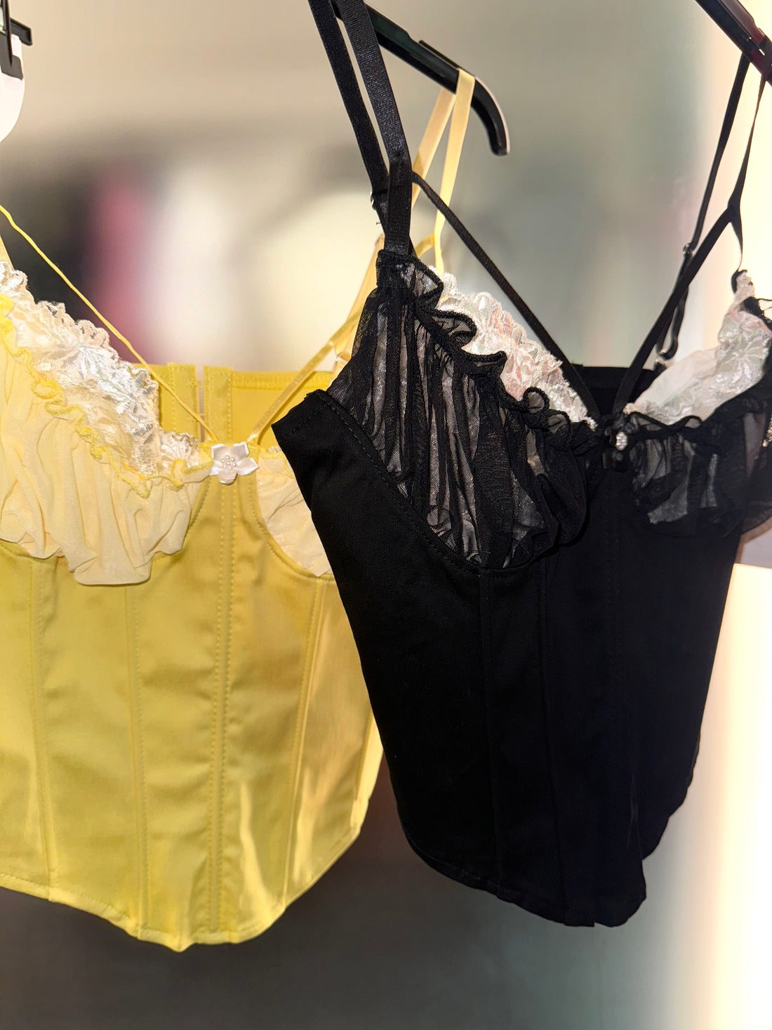 Top Corsetto dettagli in pizzo